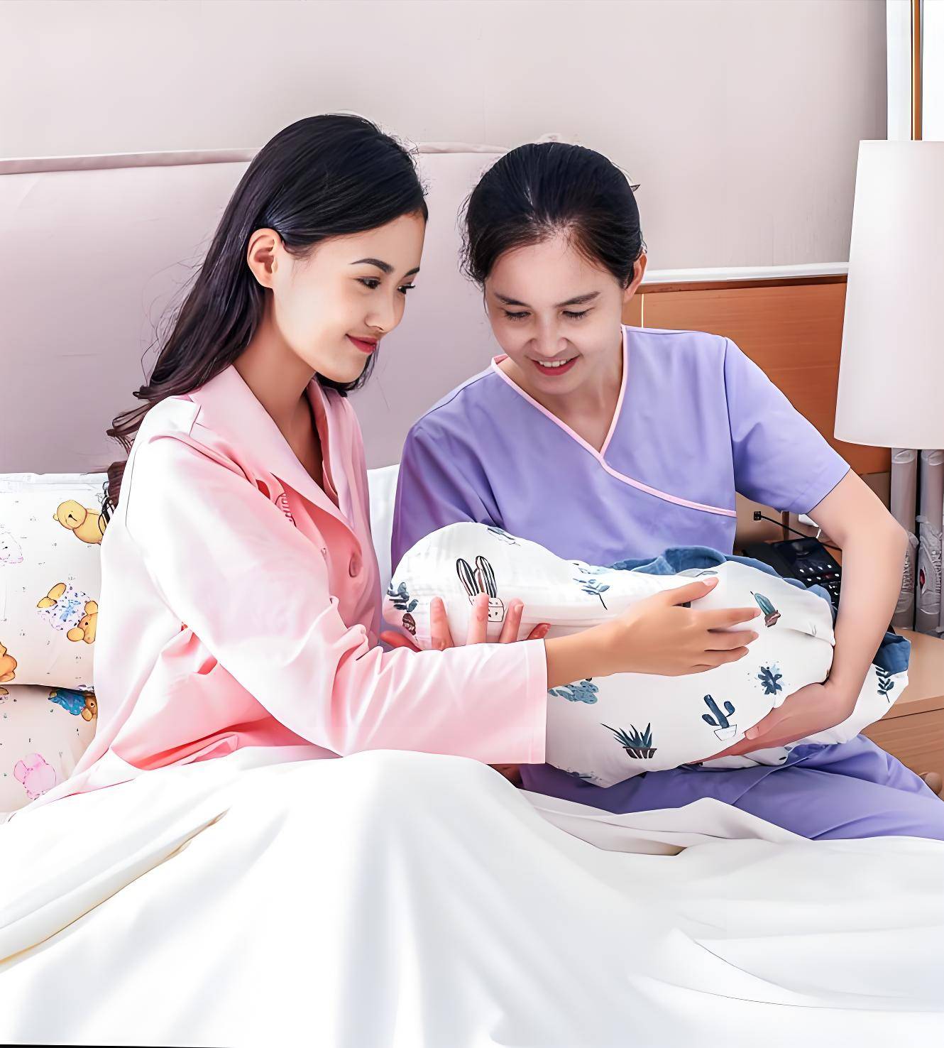 錢多人不傻 為何有錢人與大明星偏愛月嫂而非月子中心？——以赤峰五狐家政為例的一場產(chǎn)后護理沉思